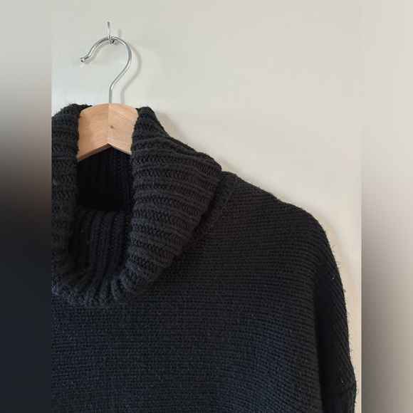 Knit Turtleneck Sweater Size Small - Picture 3 of 3